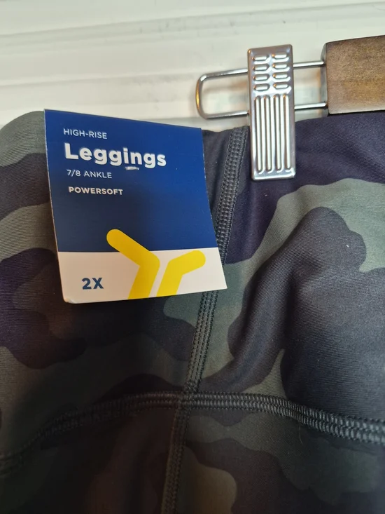 Old Navy Camo Leggings in Olive Green and Black 2x - Picture 7 of 11